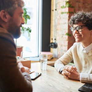 Conversation in cafe